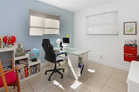 Casa en venta en Hollywood, Florida, 3 dormitorios, 121.05 m2 № 1964239 - foto 19