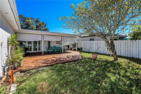 House in Hollywood, Florida 3 bedrooms, 121.05 sq.m. № 1964239 - photo 28