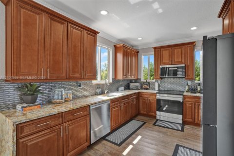 Купить виллу или дом в Майами-Гарденс, Флорида 6 спален, 331.85м2, № 2415782 - фото 21