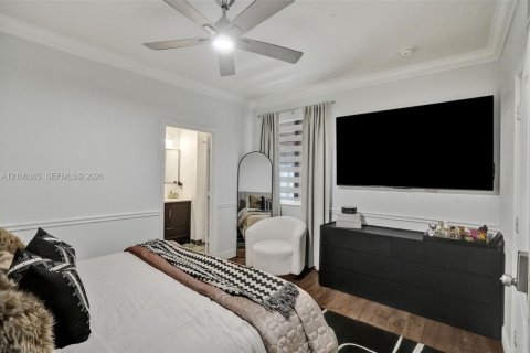 Купить виллу или дом в Майами-Гарденс, Флорида 6 спален, 331.85м2, № 2415782 - фото 11