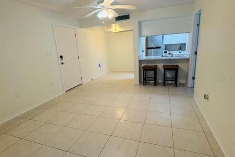 Copropriété à louer à New Port Richey, Floride: 1 chambre, 86.21 m2 № 2102399 - photo 2