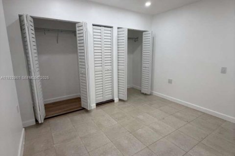 Propiedad comercial en alquiler en Homestead, Florida, 2 dormitorios, 135.27 m2 № 1991148 - foto 6