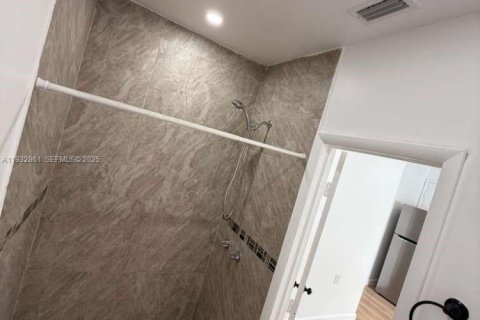 Propiedad comercial en alquiler en Homestead, Florida, 2 dormitorios, 135.27 m2 № 1991148 - foto 11