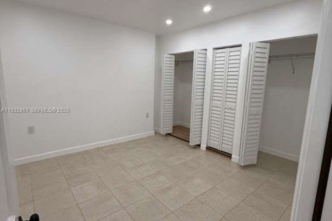 Propiedad comercial en alquiler en Homestead, Florida, 2 dormitorios, 135.27 m2 № 1991148 - foto 7