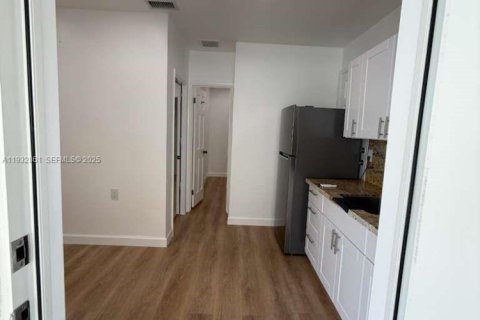 Propiedad comercial en alquiler en Homestead, Florida, 2 dormitorios, 135.27 m2 № 1991148 - foto 9