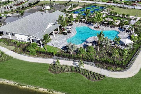 House in Port Charlotte, Florida 4 bedrooms, 271.55 sq.m. № 1675315 - photo 10