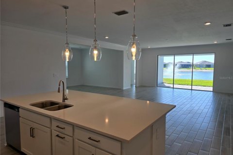 House in Port Charlotte, Florida 4 bedrooms, 271.55 sq.m. № 1675315 - photo 2