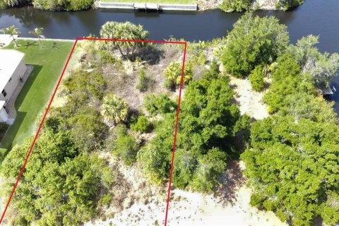 Land in Punta Gorda, Florida № 1647741 - photo 1