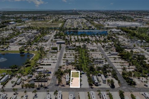Land in Fort Myers Beach, Florida № 1690842 - photo 17