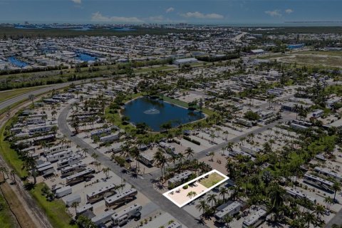 Land in Fort Myers Beach, Florida № 1690842 - photo 16