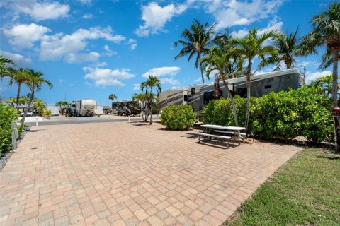 Land in Fort Myers Beach, Florida № 1690842 - photo 2