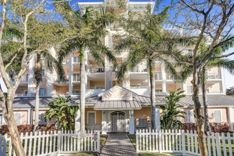 Condo in Deerfield Beach, Florida, 2 bedrooms № 1134982 - photo 1