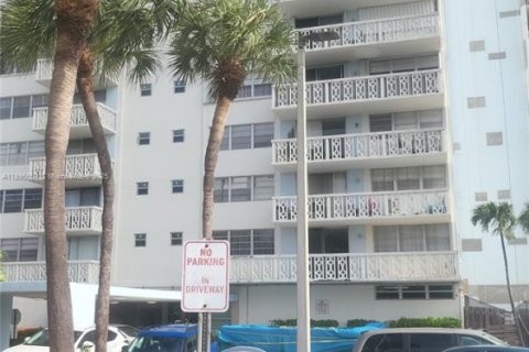 Copropriété à vendre à North Miami, Floride: 1 chambre, 72.28 m2 № 1947697 - photo 28