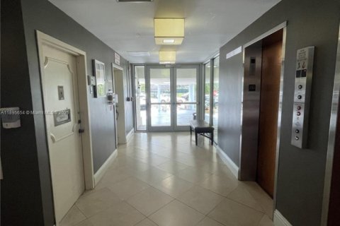 Copropriété à vendre à North Miami, Floride: 1 chambre, 72.28 m2 № 1947697 - photo 25