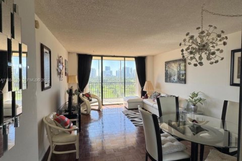 Condo in Aventura, Florida, 1 bedroom  № 2055081 - photo 13