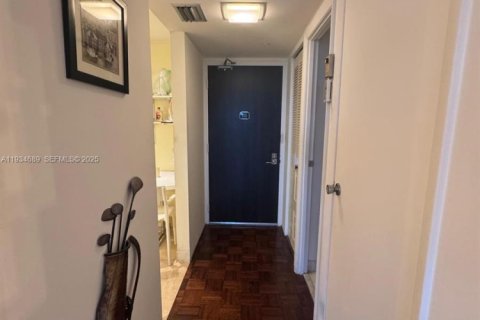 Condo in Aventura, Florida, 1 bedroom  № 2055081 - photo 11