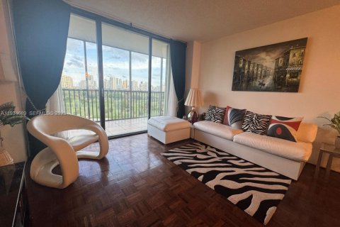 Condo in Aventura, Florida, 1 bedroom  № 2055081 - photo 20