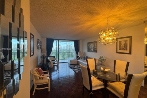 Condo in Aventura, Florida, 1 bedroom  № 2055081 - photo 18