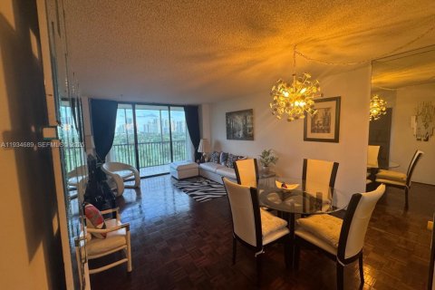 Condo in Aventura, Florida, 1 bedroom  № 2055081 - photo 17