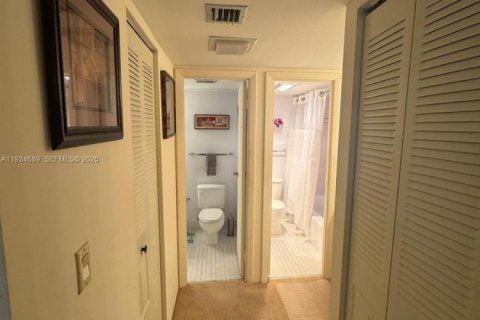 Condo in Aventura, Florida, 1 bedroom  № 2055081 - photo 26