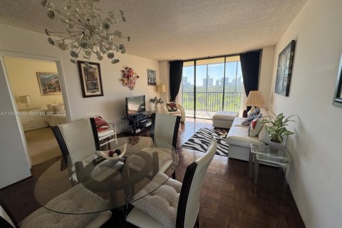 Condo in Aventura, Florida, 1 bedroom  № 2055081 - photo 19