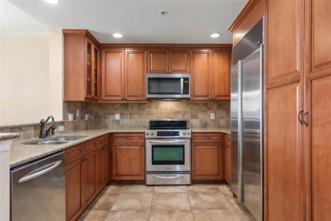 Condo in Palm Coast, Florida, 3 bedrooms  № 2208757 - photo 16