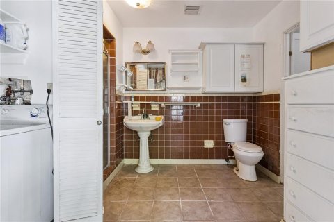 House in Eustis, Florida 3 bedrooms, 255.67 sq.m. № 2396968 - photo 29