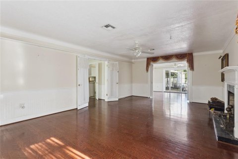 House in Eustis, Florida 3 bedrooms, 255.67 sq.m. № 2396968 - photo 15