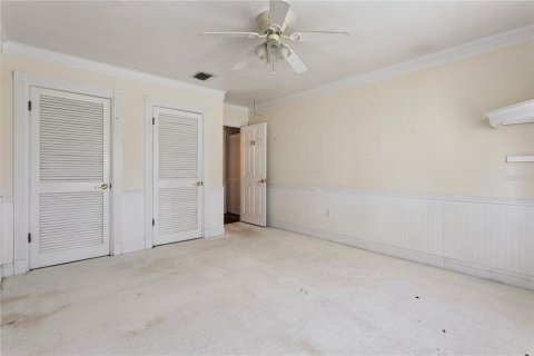 House in Eustis, Florida 3 bedrooms, 255.67 sq.m. № 2396968 - photo 3