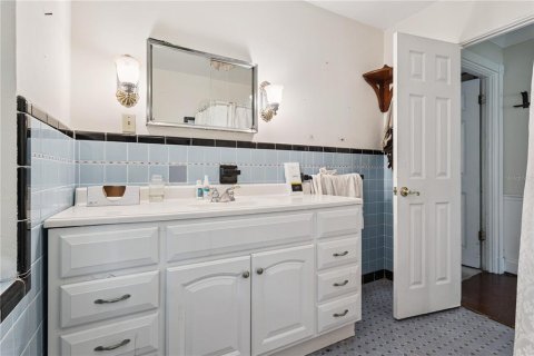 House in Eustis, Florida 3 bedrooms, 255.67 sq.m. № 2396968 - photo 5