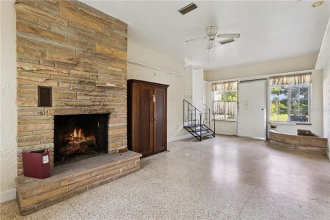 House in Eustis, Florida 3 bedrooms, 255.67 sq.m. № 2396968 - photo 13