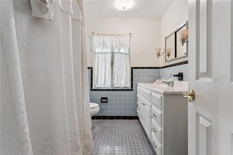 House in Eustis, Florida 3 bedrooms, 255.67 sq.m. № 2396968 - photo 6