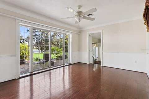 House in Eustis, Florida 3 bedrooms, 255.67 sq.m. № 2396968 - photo 17