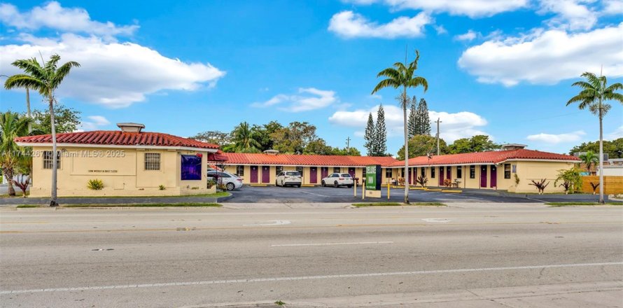 Hotel in Dania Beach, Florida № 1961054