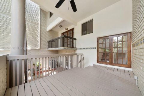 Townhouse in Fort Lauderdale, Florida 3 bedrooms, 154.03 sq.m. № 2154321 - photo 21