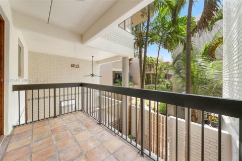 Townhouse in Fort Lauderdale, Florida 3 bedrooms, 154.03 sq.m. № 2154321 - photo 8