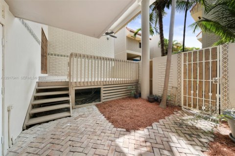 Townhouse in Fort Lauderdale, Florida 3 bedrooms, 154.03 sq.m. № 2154321 - photo 22