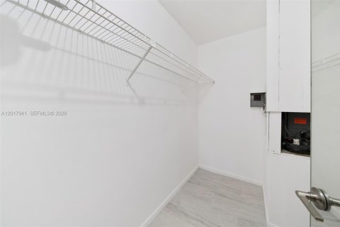 Townhouse in Fort Lauderdale, Florida 3 bedrooms, 154.03 sq.m. № 2154321 - photo 14