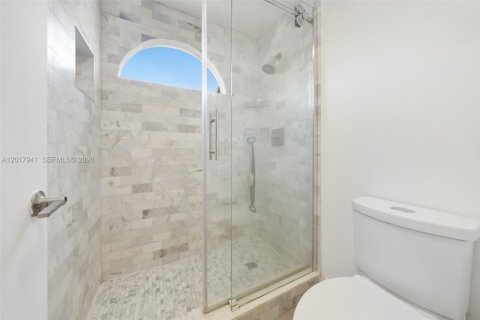 Townhouse in Fort Lauderdale, Florida 3 bedrooms, 154.03 sq.m. № 2154321 - photo 12