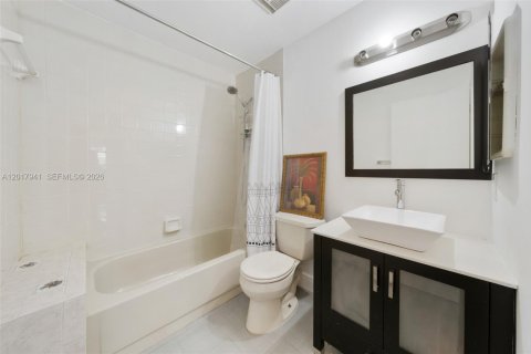Townhouse in Fort Lauderdale, Florida 3 bedrooms, 154.03 sq.m. № 2154321 - photo 18