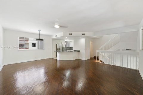 Townhouse in Fort Lauderdale, Florida 3 bedrooms, 154.03 sq.m. № 2154321 - photo 5