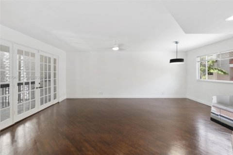 Townhouse in Fort Lauderdale, Florida 3 bedrooms, 154.03 sq.m. № 2154321 - photo 4