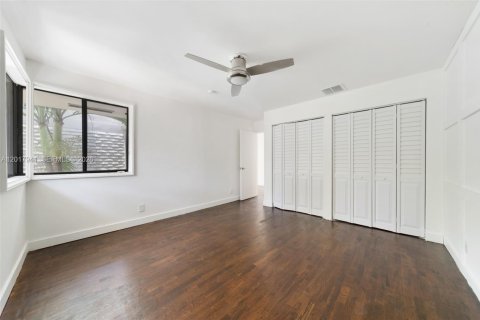 Townhouse in Fort Lauderdale, Florida 3 bedrooms, 154.03 sq.m. № 2154321 - photo 17