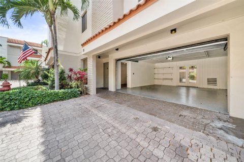 Townhouse in Fort Lauderdale, Florida 3 bedrooms, 154.03 sq.m. № 2154321 - photo 27