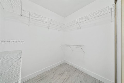 Townhouse in Fort Lauderdale, Florida 3 bedrooms, 154.03 sq.m. № 2154321 - photo 13