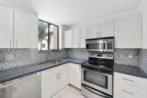 Townhouse in Fort Lauderdale, Florida 3 bedrooms, 154.03 sq.m. № 2154321