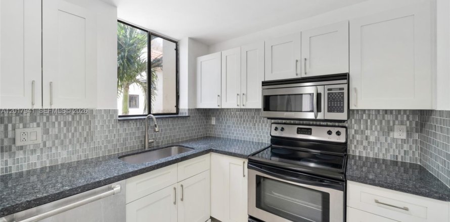 Townhouse in Fort Lauderdale, Florida 3 bedrooms, 154.03 sq.m. № 2154321