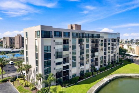 Copropriété à vendre à South Pasadena, Floride: 1 chambre, 83.61 m2 № 2353474 - photo 2