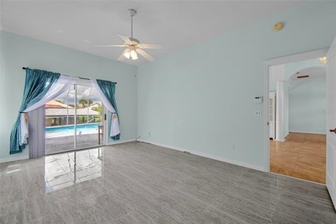Villa ou maison à vendre à Palm Coast, Floride: 4 chambres, 219.06 m2 № 2353491 - photo 11