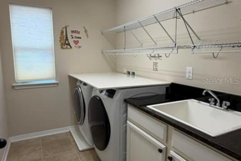 Villa ou maison à louer à Orlando, Floride: 5 chambres, 327.11 m2 № 2429401 - photo 30